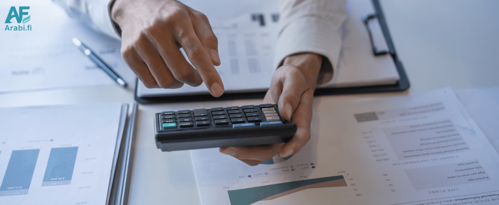 التغييرات في رسوم طلبات الهجرة والتكاليف الإدارية تحليل الأثر المالي